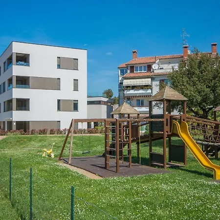 Spada Apartment 3 Bedrooms Near The Beach! Porec Exterior photo