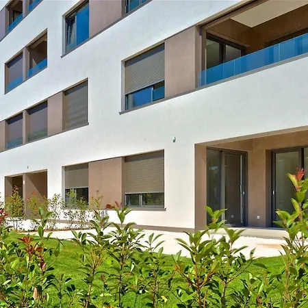 Spada Apartment 3 Bedrooms Near The Beach! Porec Exterior photo